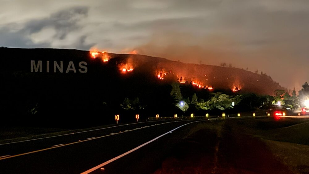 Cortafuegos contra el incendio en Lavalleja
